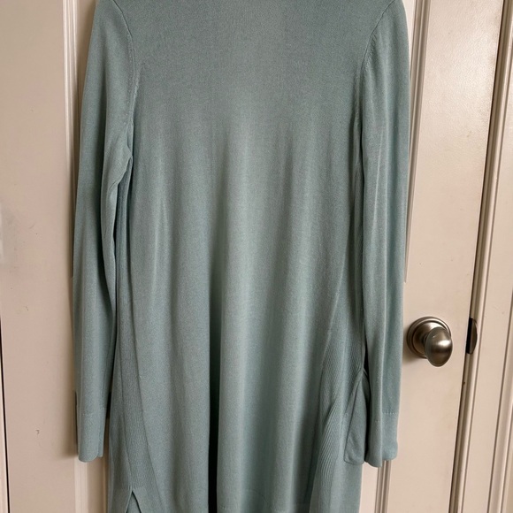 LOFT open cardigan in lightweight fabric. Blue/turquoise shade Size-Small - Picture 2 of 5